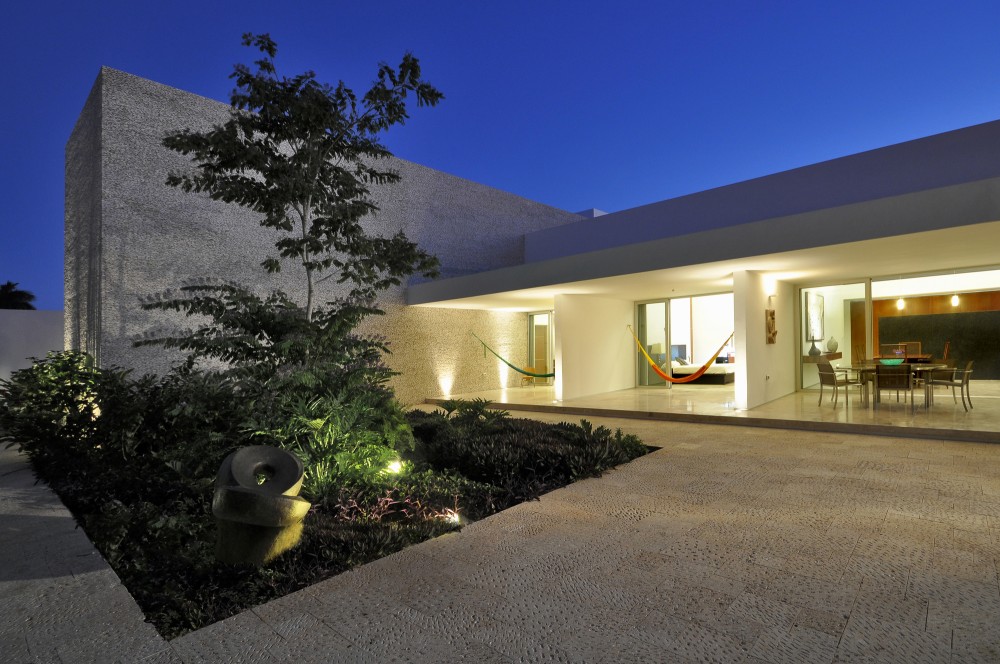 Rajuela House / Muñoz Arquitectos