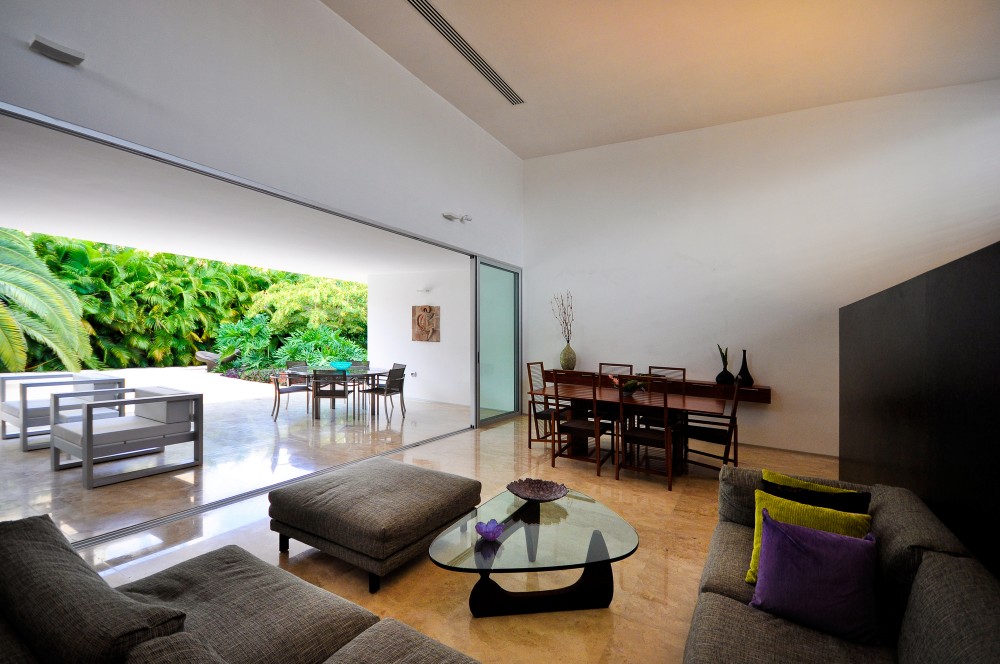 Rajuela House / Muñoz Arquitectos