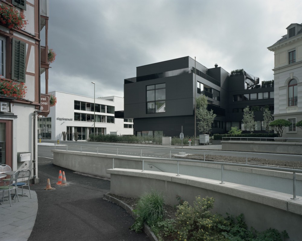 Housing and Shops / Christ & Gantenbein