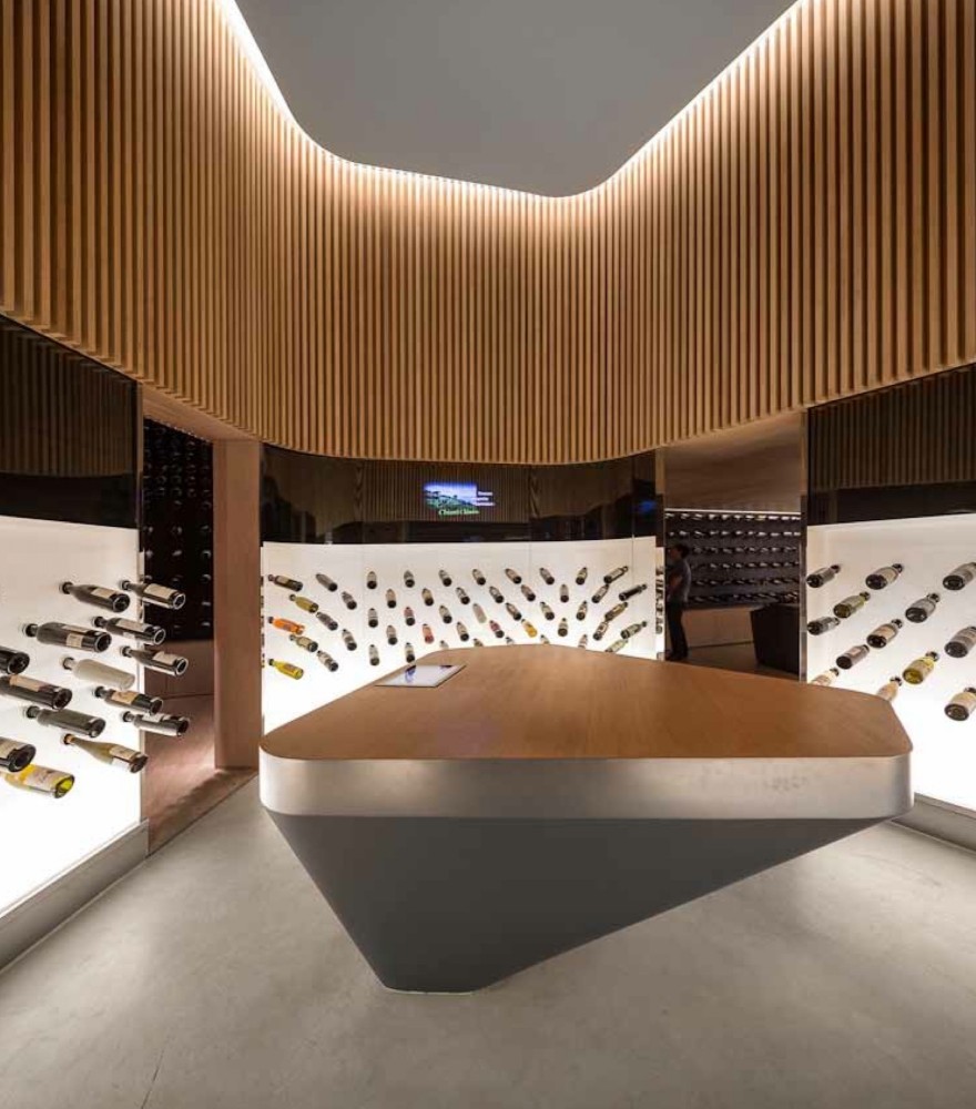 Mistral Wine Store / Studio Arthur Casas