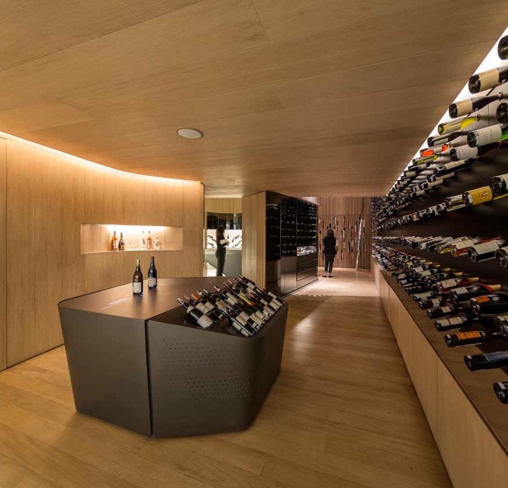 Mistral Wine Store / Studio Arthur Casas