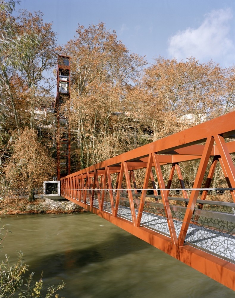 Limmat Footbridge and Promenade Lift / Leuppi & Schafroth Architekten