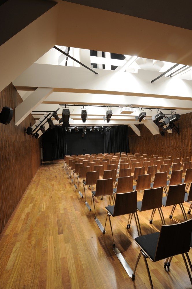 Grand Hall Complex at The ZAMEK / Toya Design