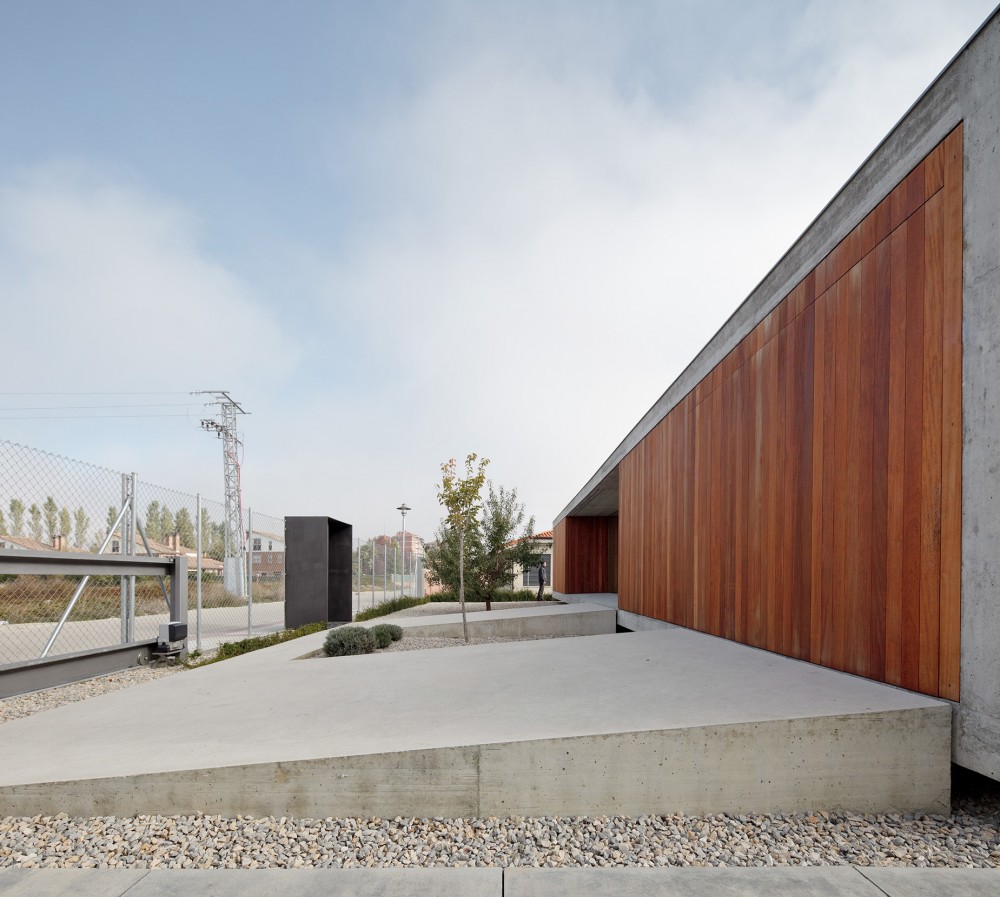 House in Villarcayo / Pereda Pérez Arquitectos