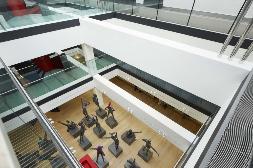 Kurt Geiger Headquarters Building / Archer Architects