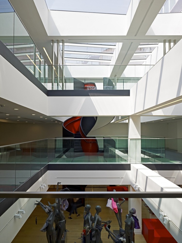 Kurt Geiger Headquarters Building / Archer Architects