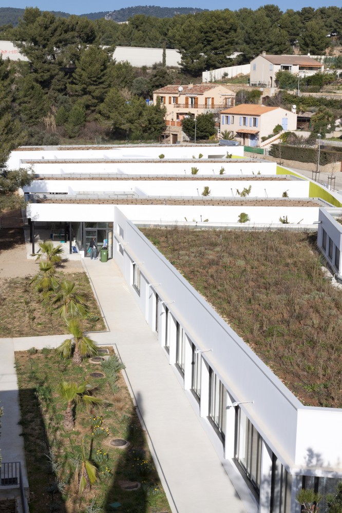 Kindergarten “Les Séveriers” / Pirollet Architectes