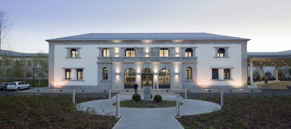 Avila Hospital / EACSN