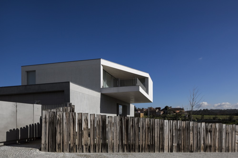 House in Travanca / Nelson Resende