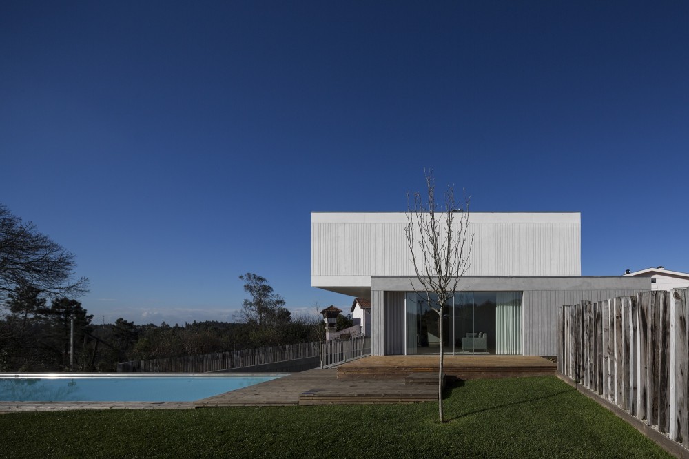 House in Travanca / Nelson Resende