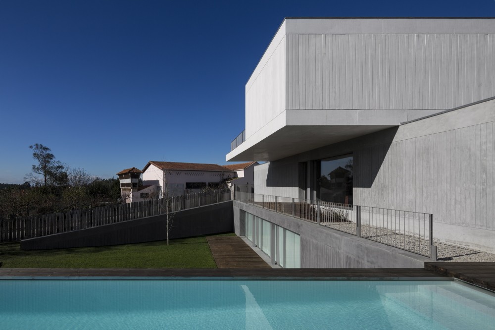 House in Travanca / Nelson Resende