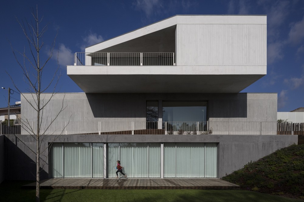 House in Travanca / Nelson Resende