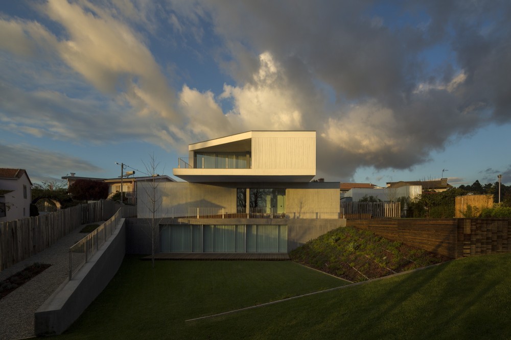 House in Travanca / Nelson Resende