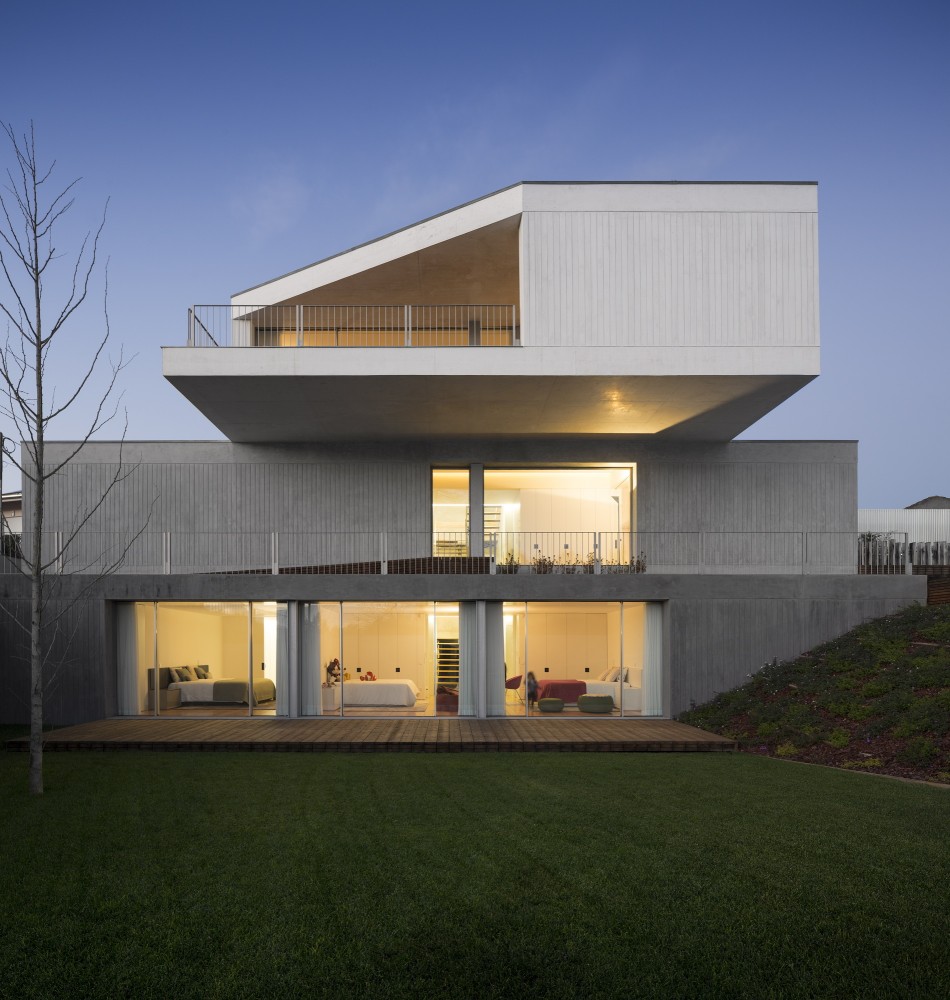 House in Travanca / Nelson Resende