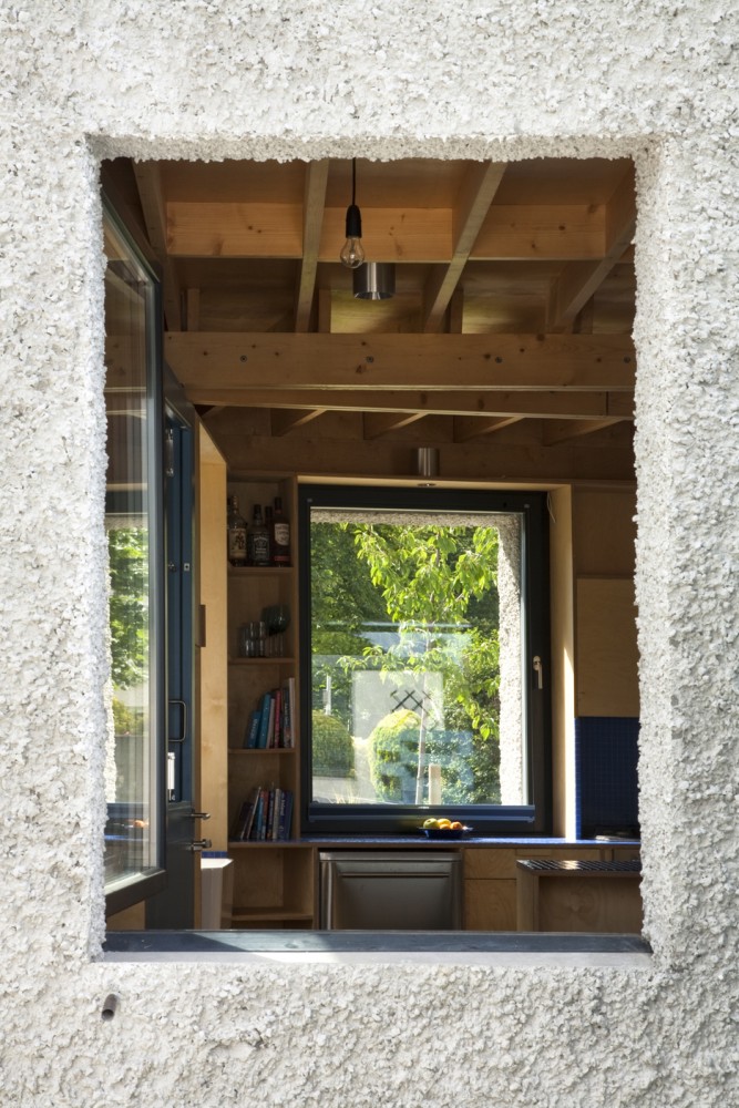 4 House / TAKA
