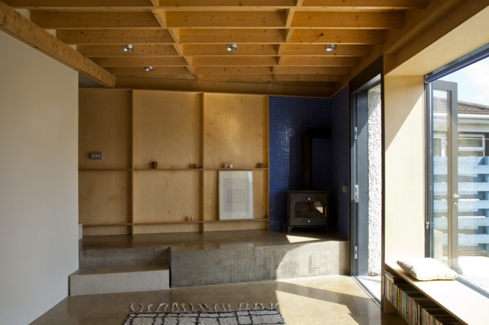 4 House / TAKA
