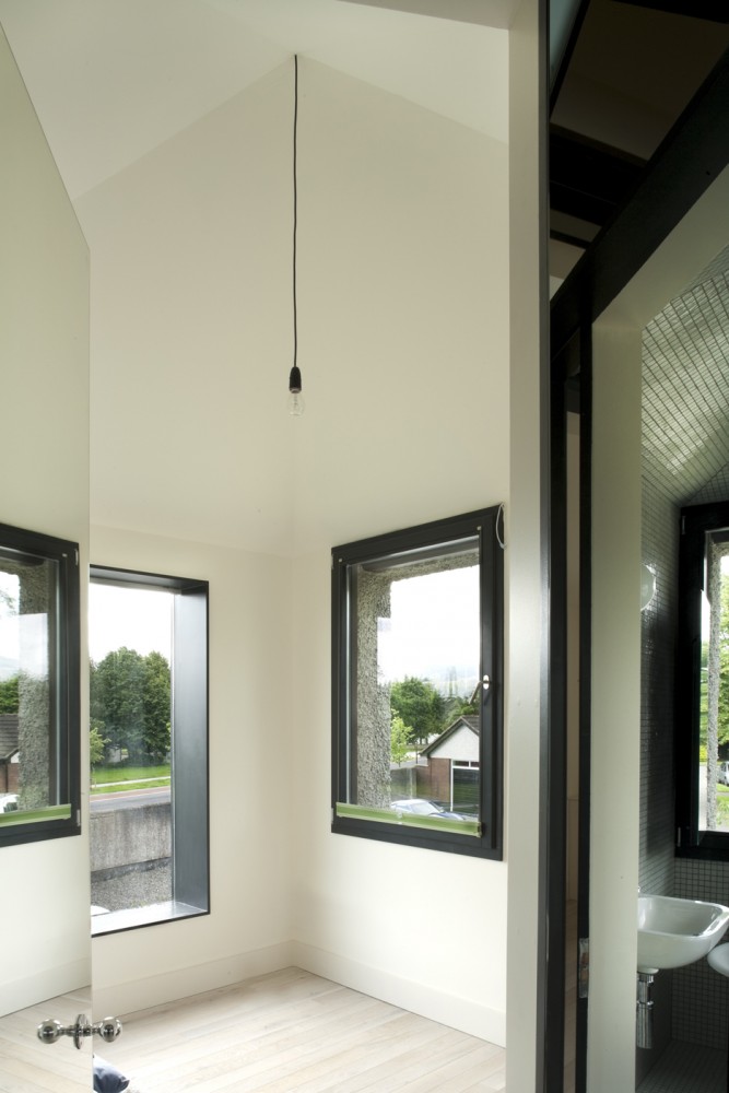4 House / TAKA