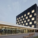 Sede Central Banc Sabadell / Bach Arquitectes © Adrià Goula