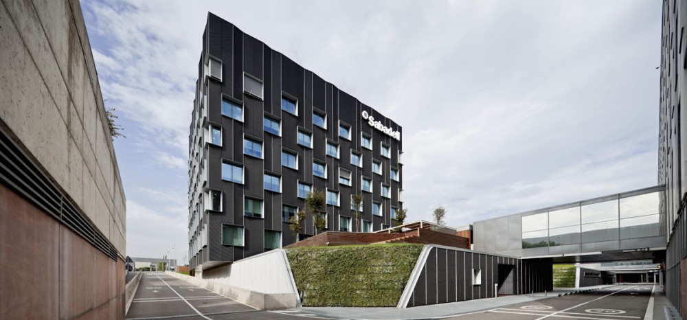 Banc Sabadell Headquarters / Bach Arquitectes