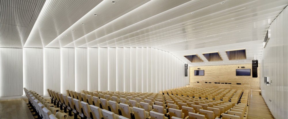 Banc Sabadell Headquarters / Bach Arquitectes