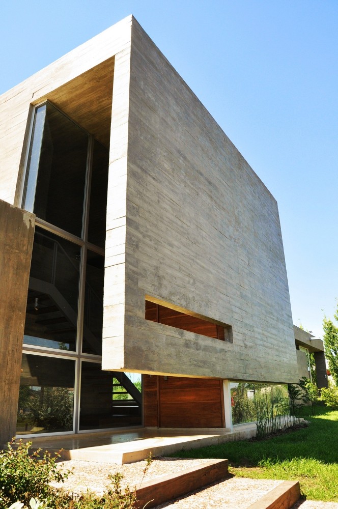 KM House / Estudio Pablo Gagliardo