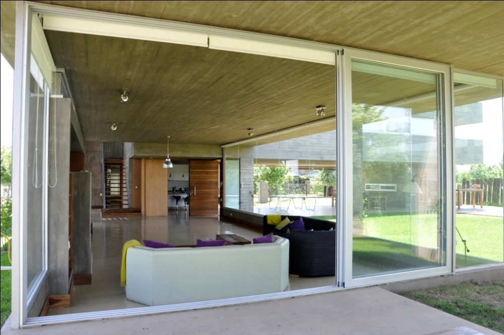KM House / Estudio Pablo Gagliardo