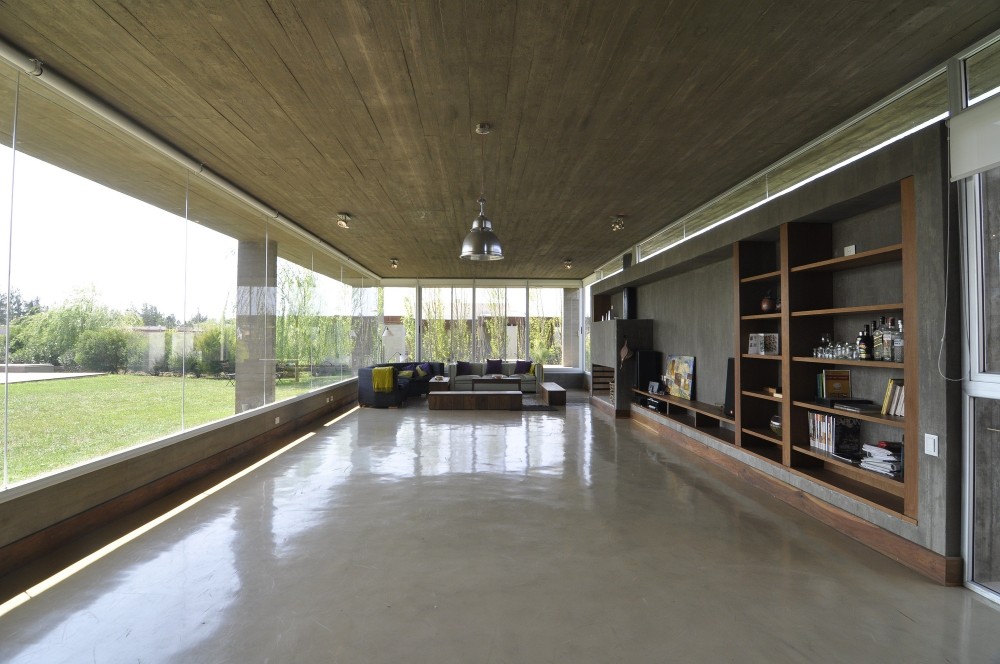 KM House / Estudio Pablo Gagliardo