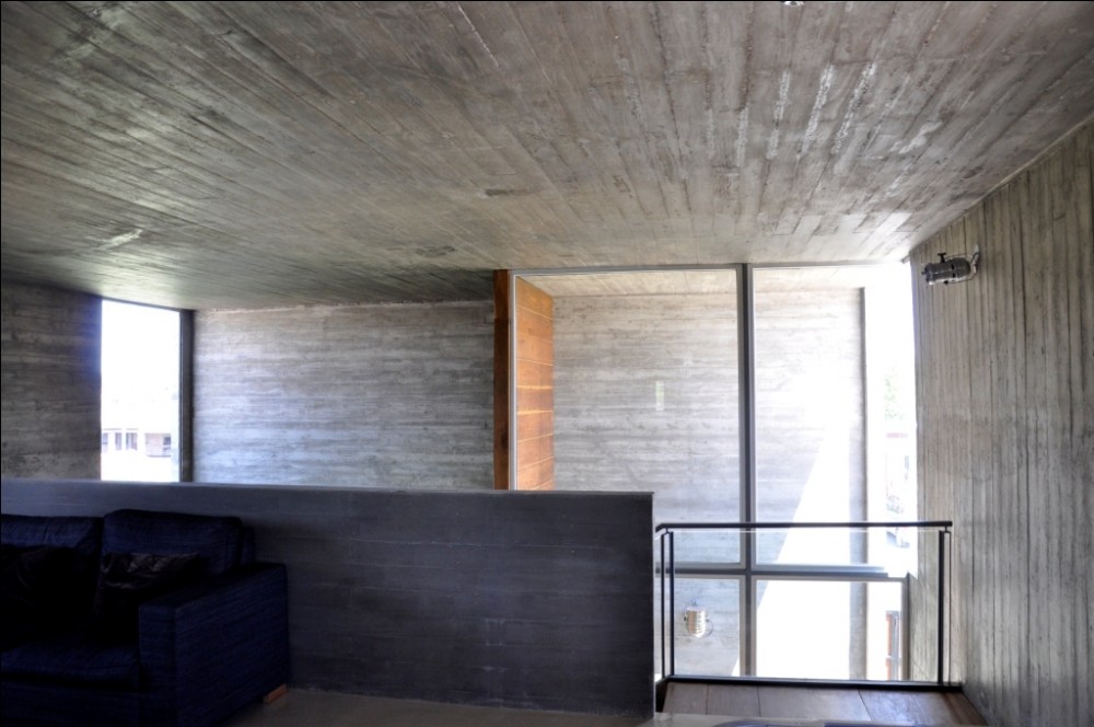 KM House / Estudio Pablo Gagliardo