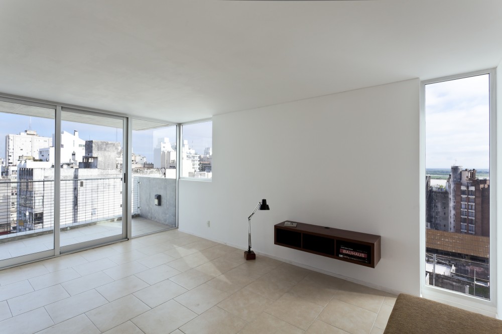 Maipu Building / Nicolás Campodonico