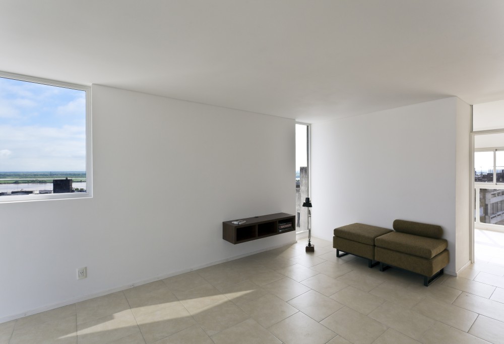 Maipu Building / Nicolás Campodonico