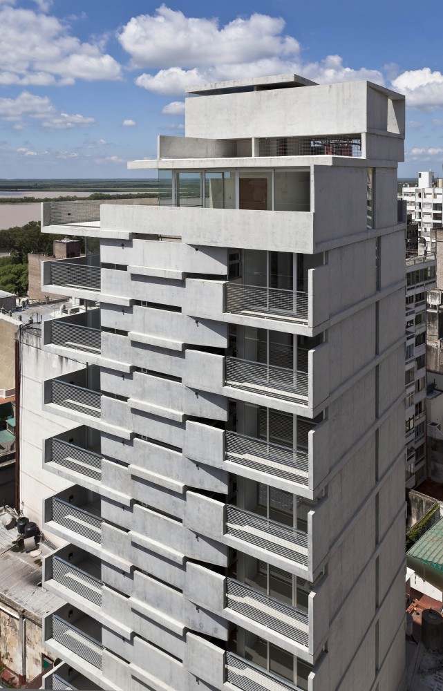 Maipu Building / Nicolás Campodonico