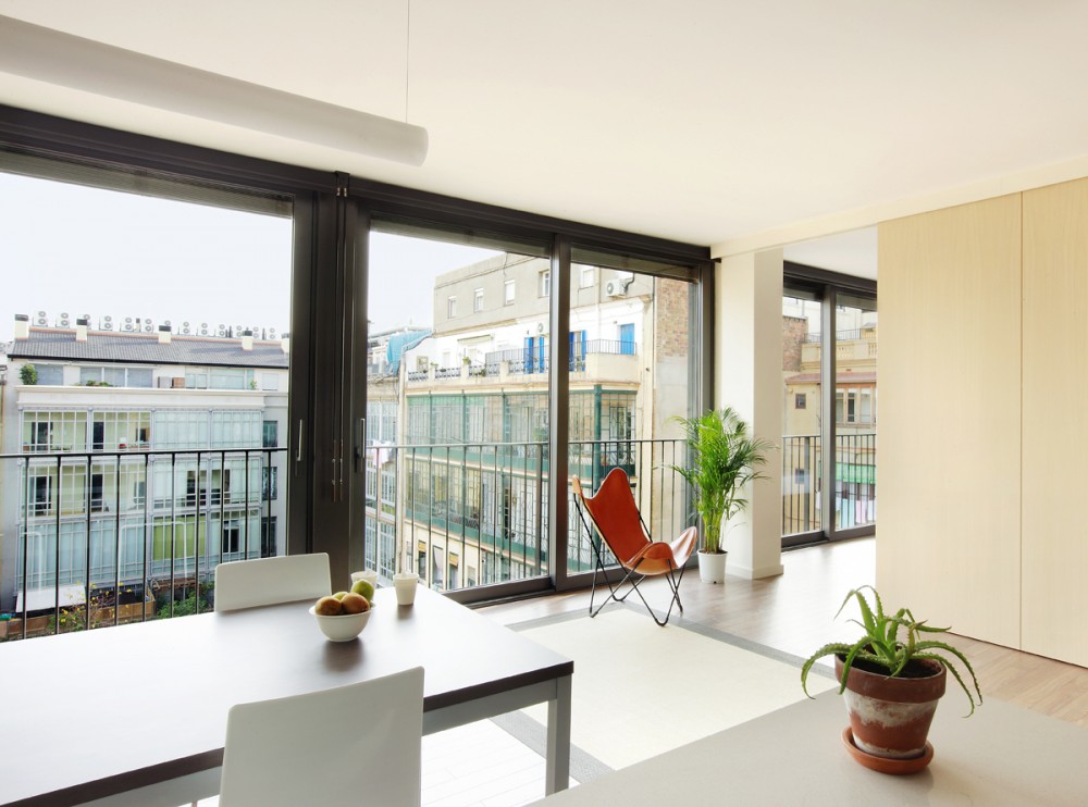 Apartment Building CASP 74 / Bach Arquitectes
