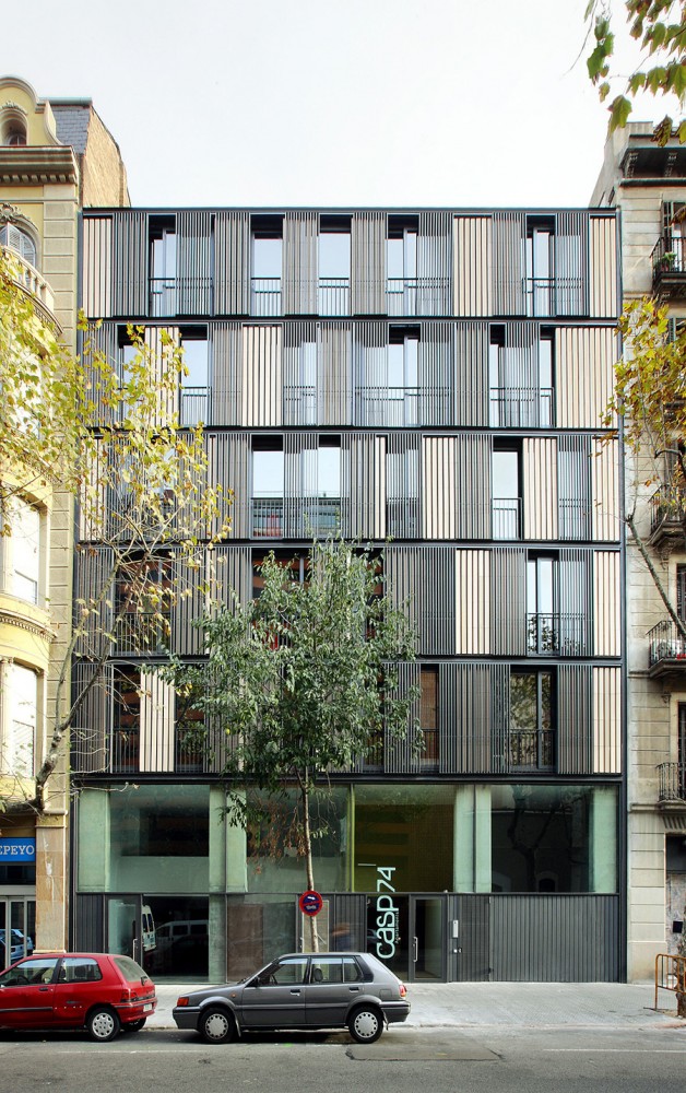 Apartment Building CASP 74 / Bach Arquitectes