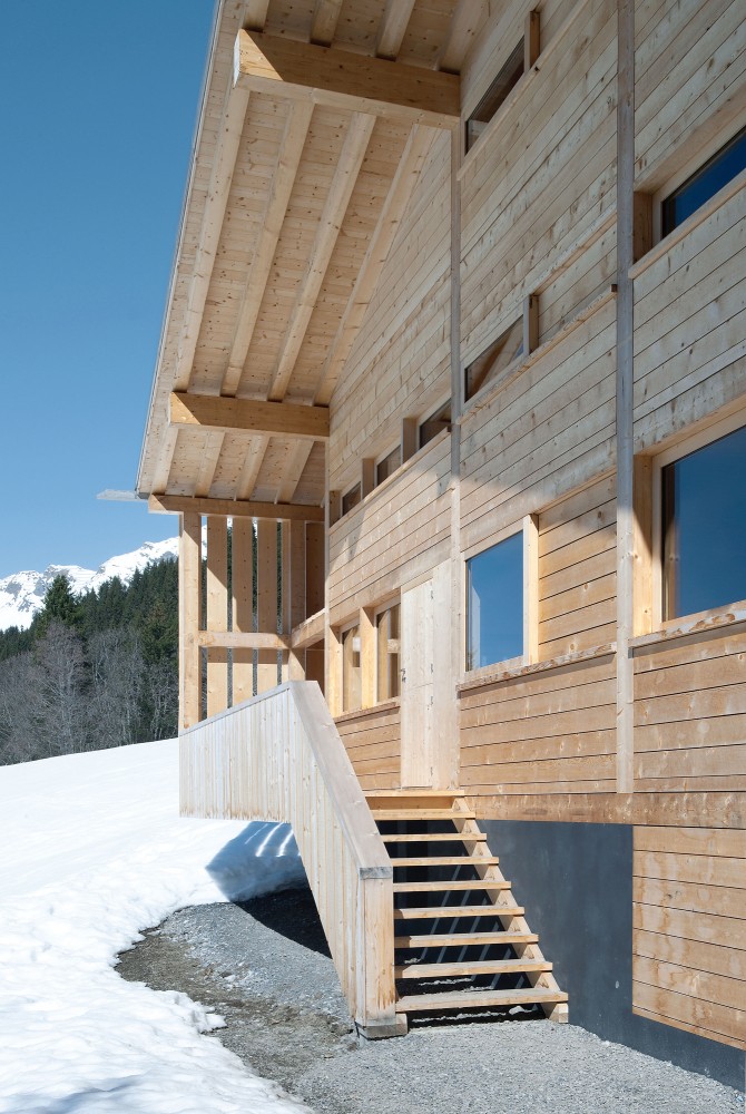 Chalet in Les Diablerets / Charles Pictet Architecte