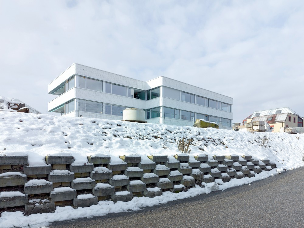 Housing in Nyon / Charles Pictet Architecte