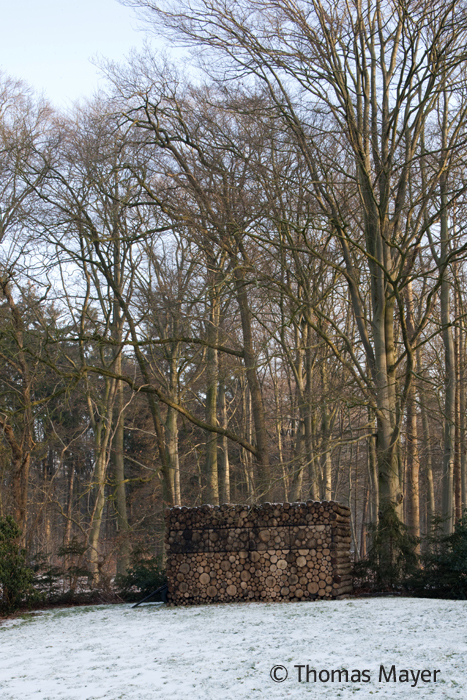 Tree-Trunk Garden House / Piet Hein Eek