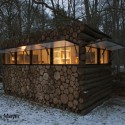 Tree-Trunk Garden House / Piet Hein Eek © Thomas Mayer
