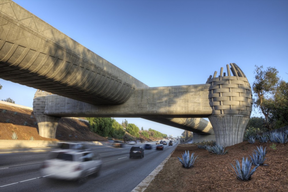 The Gold Line Bridge / Rivka Night + Andrew Leicester
