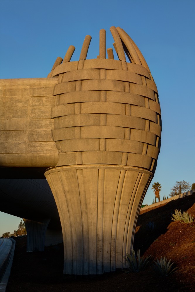 The Gold Line Bridge / Rivka Night + Andrew Leicester