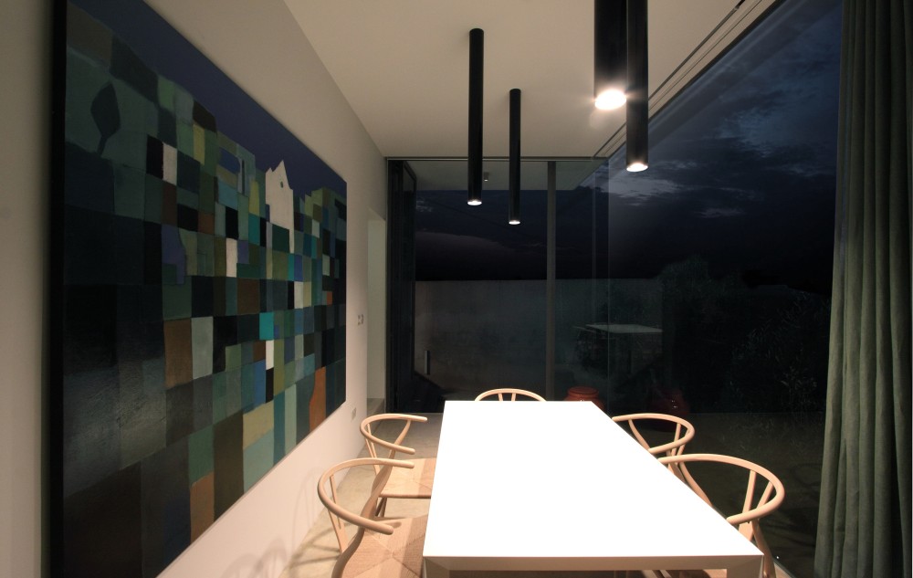 Hanging Home / Chris Briffa Architects