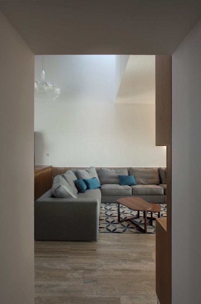 Hanging Home / Chris Briffa Architects