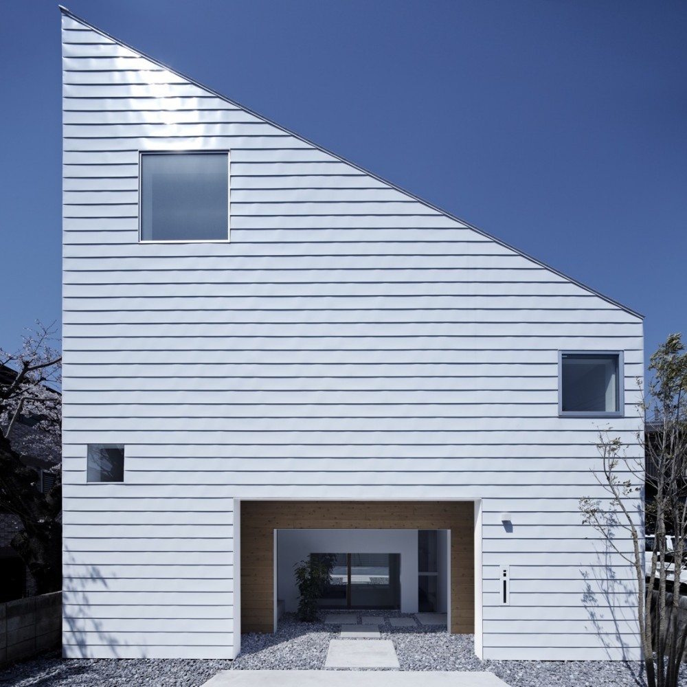 House in Shimoda-Chou / EANA