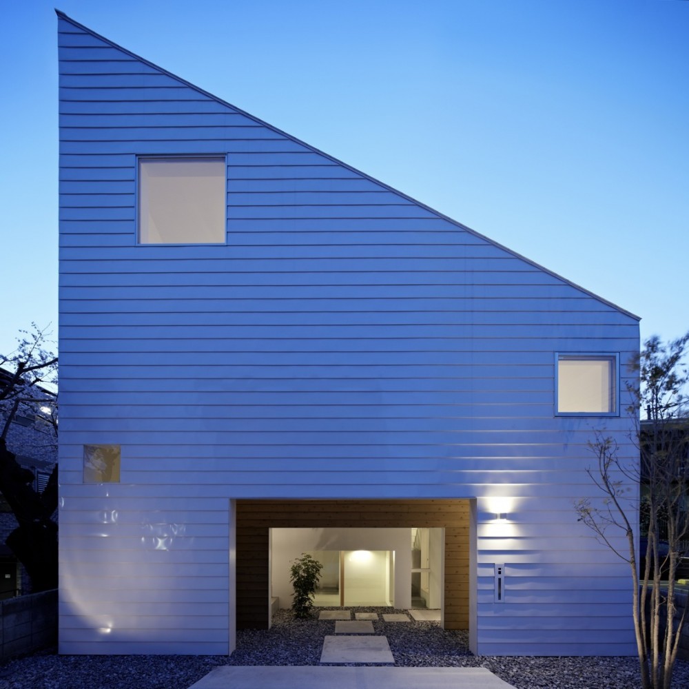 House in Shimoda-Chou / EANA