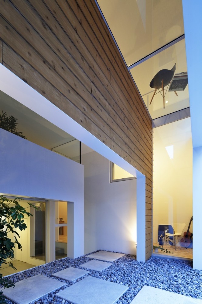 House in Shimoda-Chou / EANA