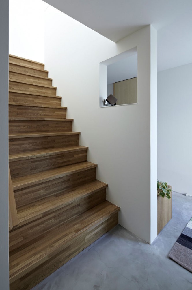 House in Hiyoshi / EANA