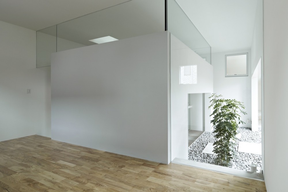 House in Shimoda-Chou / EANA