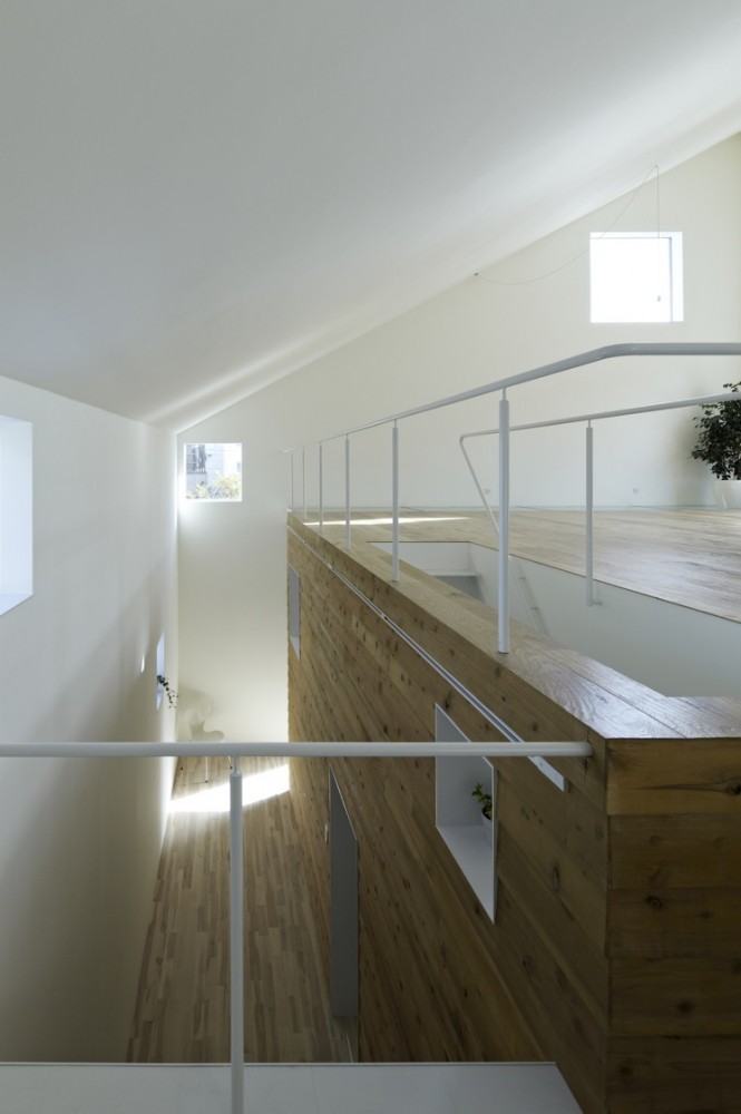 House in Shimoda-Chou / EANA