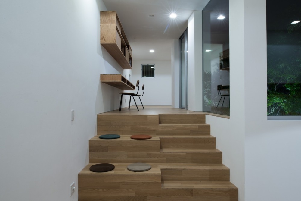 House that Opens up to its Inside / Florian Busch Architects