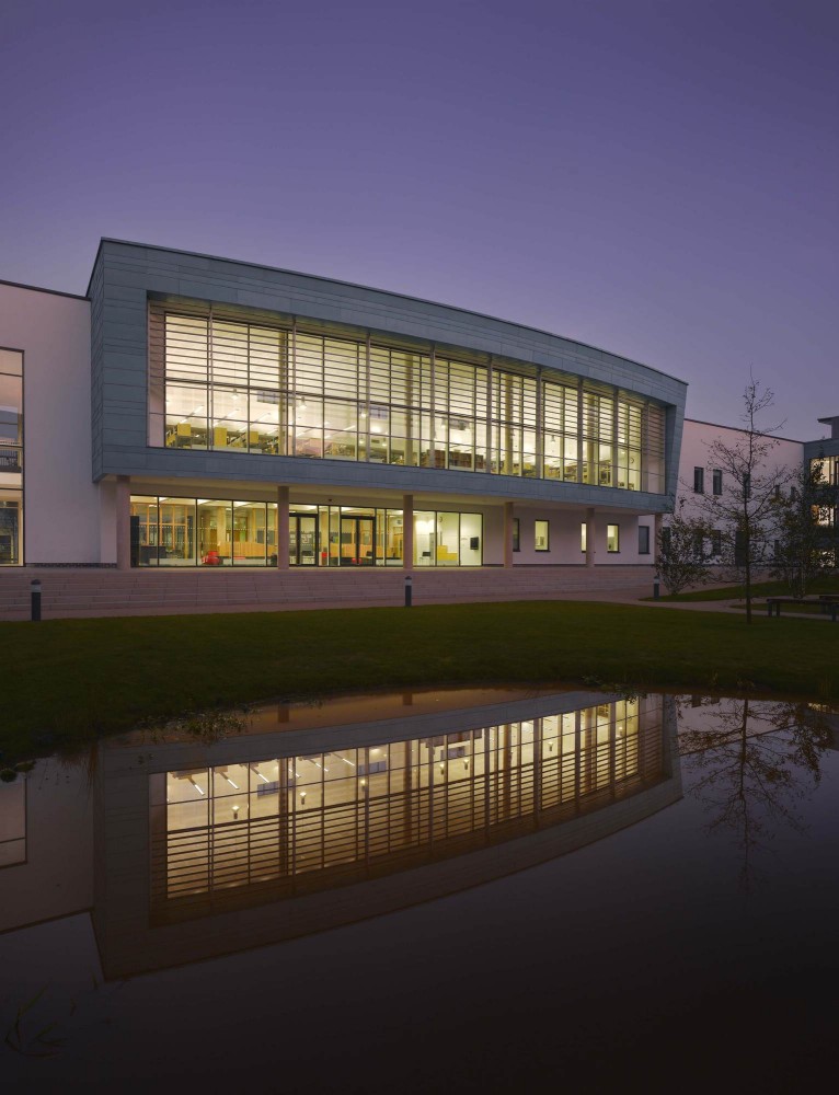 Joseph Chamberlain Sixth Form College / Nicholas Hare Architects