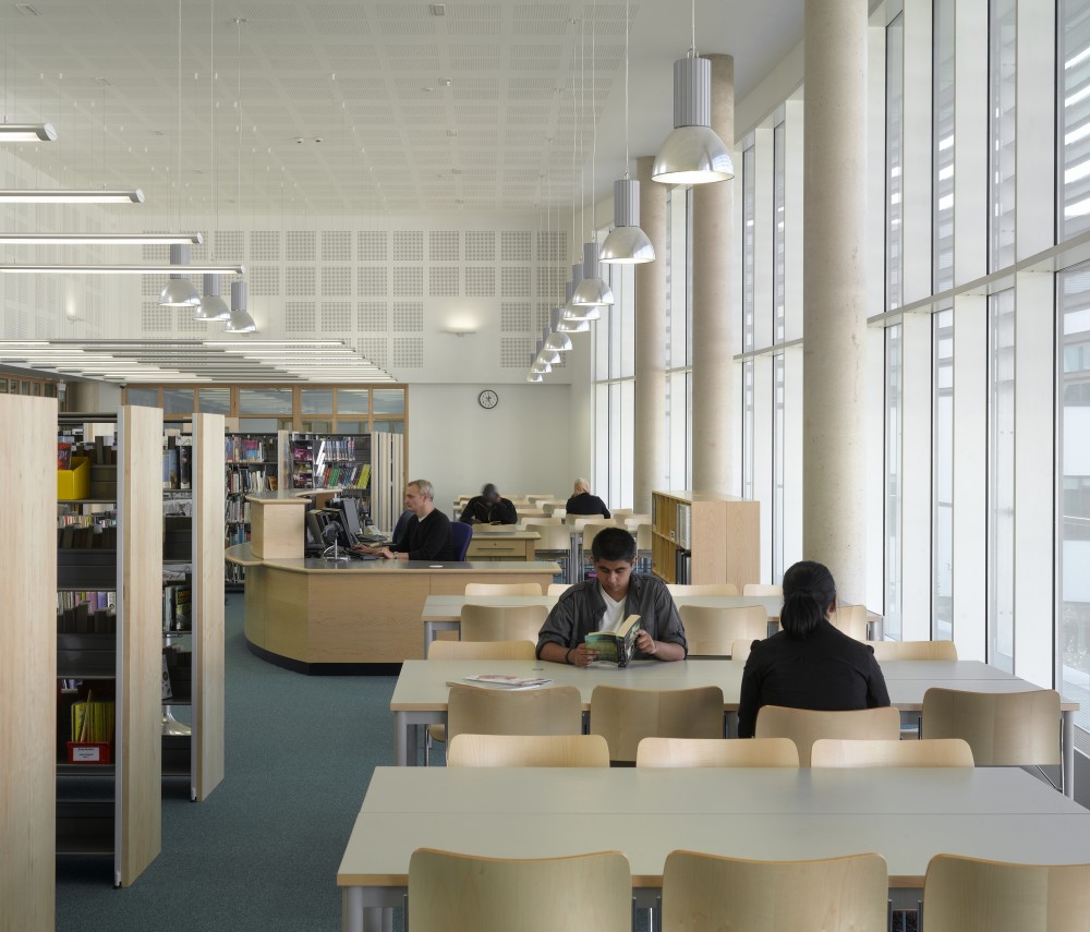 Joseph Chamberlain Sixth Form College / Nicholas Hare Architects